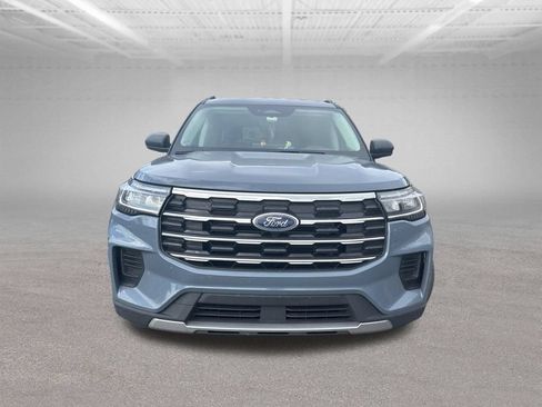 Used 2025 Ford Explorer Active AWD/4WD image 9