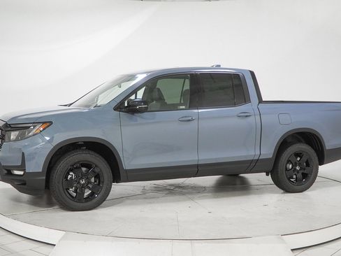 New 2026 Honda Ridgeline Black Edition image 4