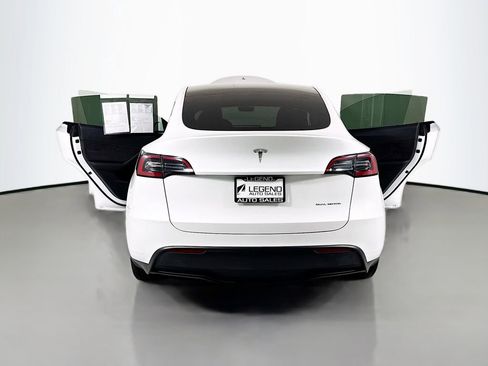 Used 2025 Tesla Model Y Long Range AWD/4WD image 32