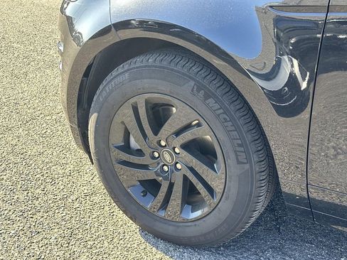 Used 2022 Land Rover Range Rover Evoque R-Dynamic S image 30