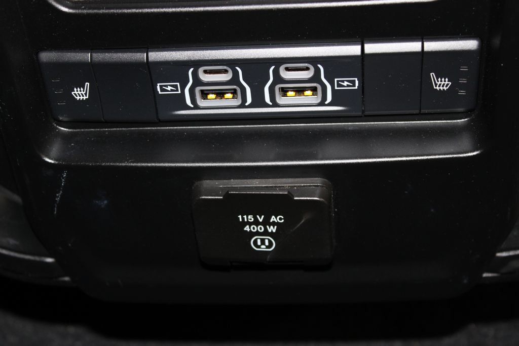 Used 2025 RAM 1500 Laramie AWD/4WD image 27