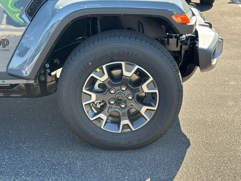 New 2026 Jeep Gladiator Sport AWD/4WD image 11