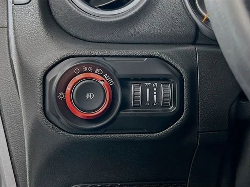 Used 2019 Jeep Wrangler Unlimited Sahara w/ Cold Weather Group image 11