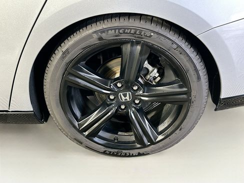 Used 2024 Honda Accord Sport image 11