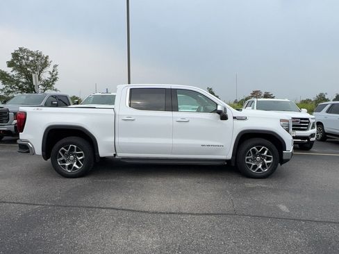 Certified 2022 GMC Sierra 1500 SLT w/ SLT Convenience Package AWD/4WD image 1