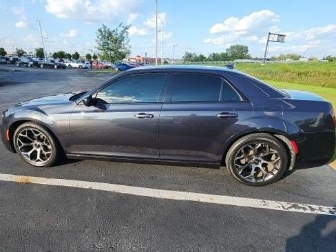 Used 2015 Chrysler 300 S RWD image 13