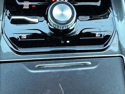 New 2024 Jeep Wagoneer 4WD w/ HD Trailer Tow Package image 28