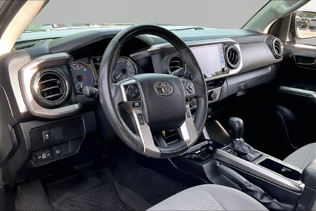 Used 2021 Toyota Tacoma SR5 RWD image 12