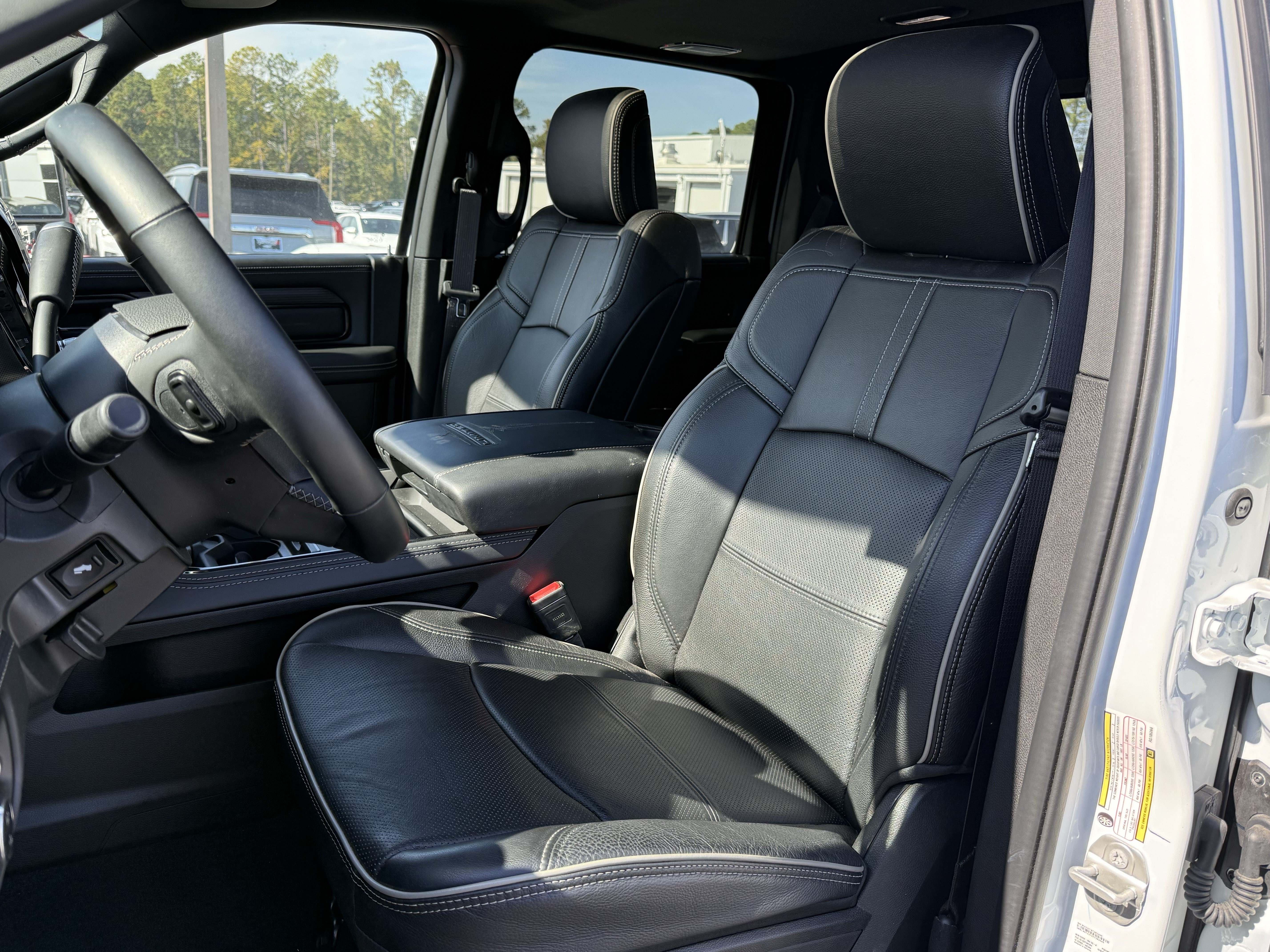 Used 2024 RAM 2500 Limited AWD/4WD image 16