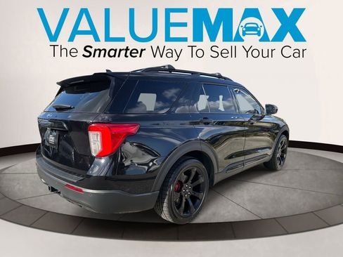 Used 2021 Ford Explorer XLT w/ Equipment Group 202A image 3