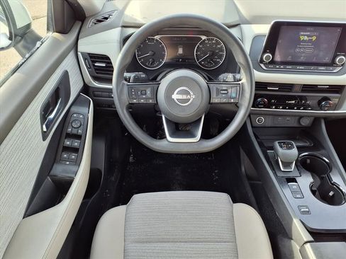 Used 2023 Nissan Rogue SV image 13