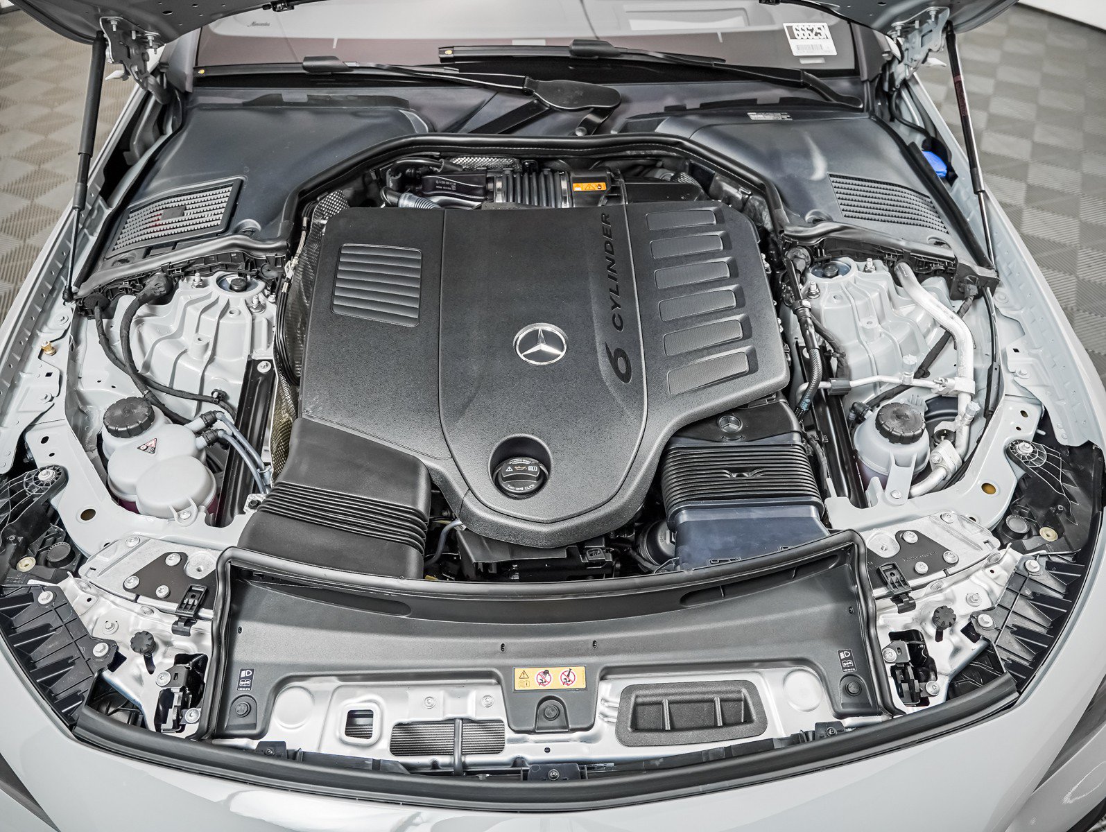 New 2026 Mercedes-Benz CLE 450 4MATIC Coupe image 3