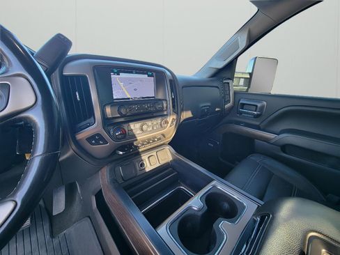 Used 2018 GMC Sierra 2500 Denali w/ Duramax Plus Package image 22