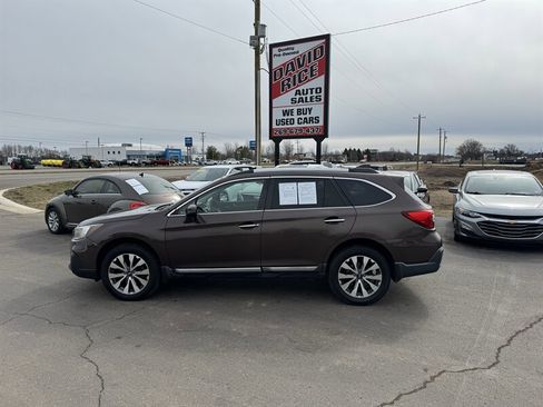 Used 2019 Subaru Outback 3.6R Touring image 1