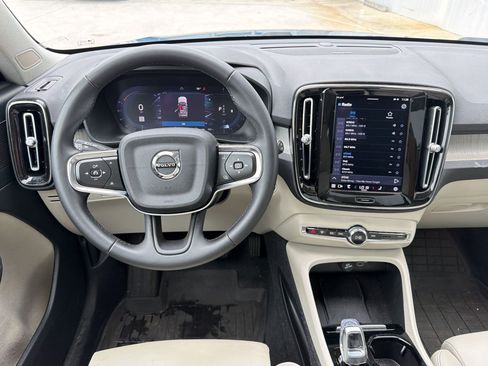 Used 2023 Volvo XC40 B5 Ultimate w/ Protection Package Premier image 27