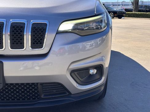 Used 2019 Jeep Cherokee Latitude w/ Popular Appearance Group image 7