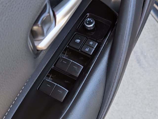 Used 2019 Toyota Corolla SE FWD image 17
