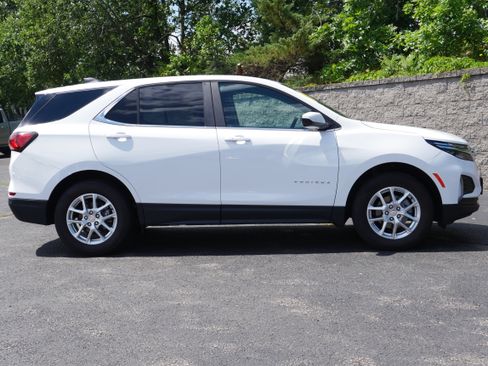 Certified 2024 Chevrolet Equinox LT AWD/4WD image 9