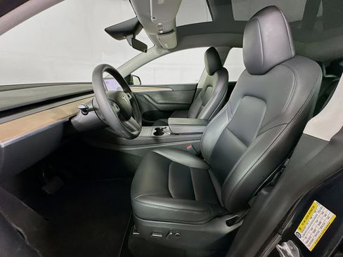Used 2024 Tesla Model Y Long Range AWD/4WD image 13