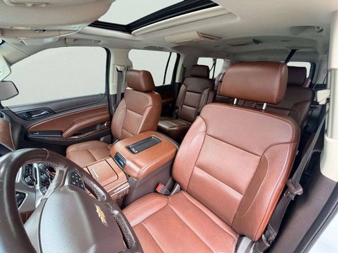 Used 2018 Chevrolet Suburban Premier AWD/4WD image 22