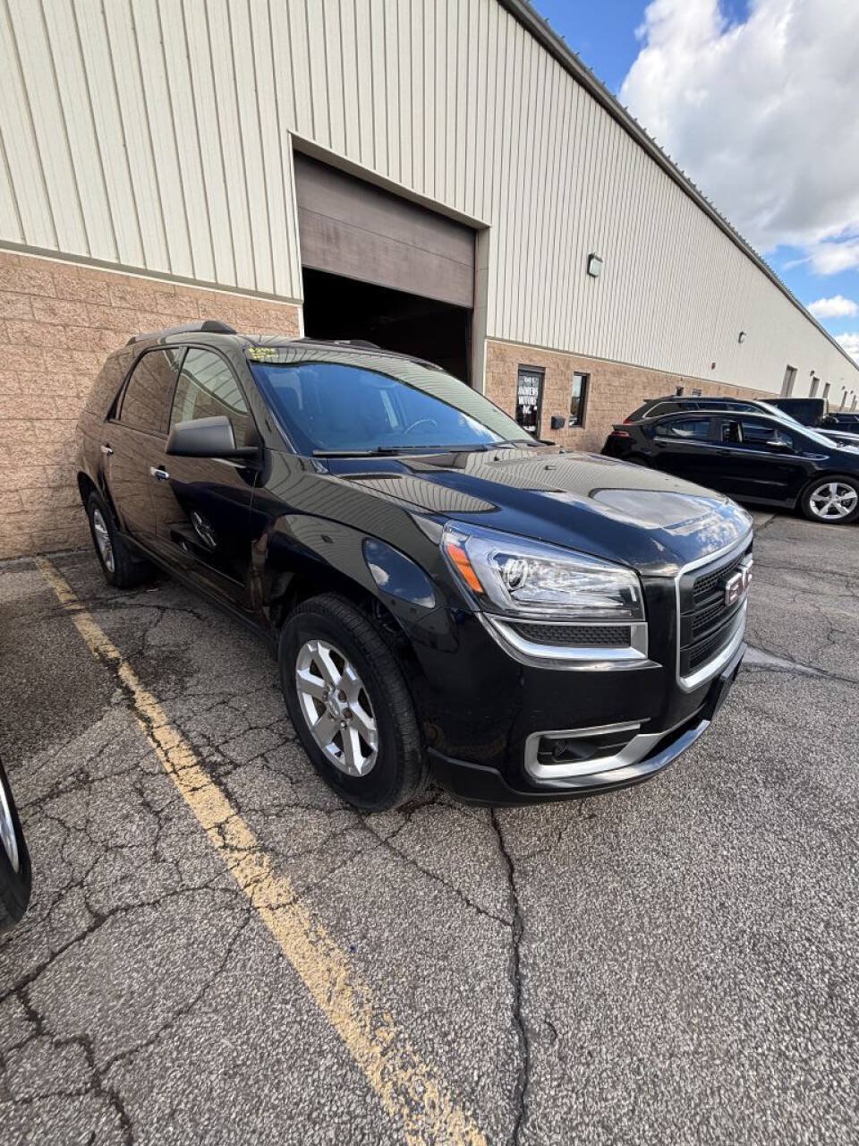 Used 2014 GMC Acadia SLE AWD/4WD image 1