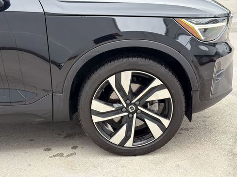 Used 2023 Volvo XC40 B4 Ultimate w/ Protection Package Premier FWD image 12