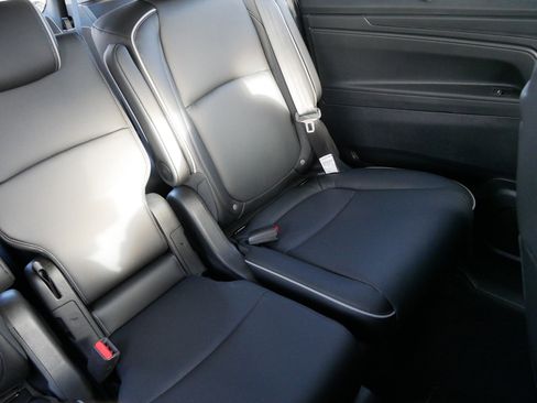 New 2026 Honda Odyssey Touring image 14