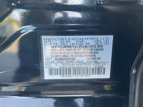 Used 2025 Nissan Sentra SV image 29