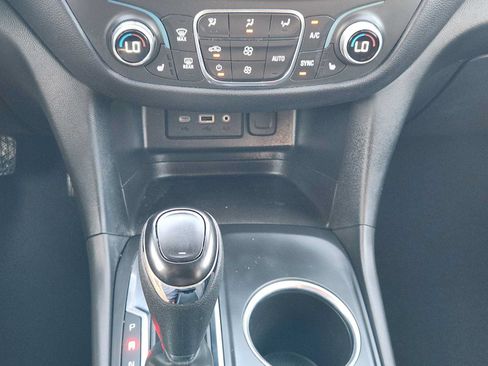 Used 2021 Chevrolet Equinox LT FWD image 18