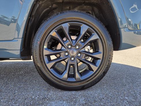 New 2026 Jeep Grand Cherokee Limited AWD/4WD image 9