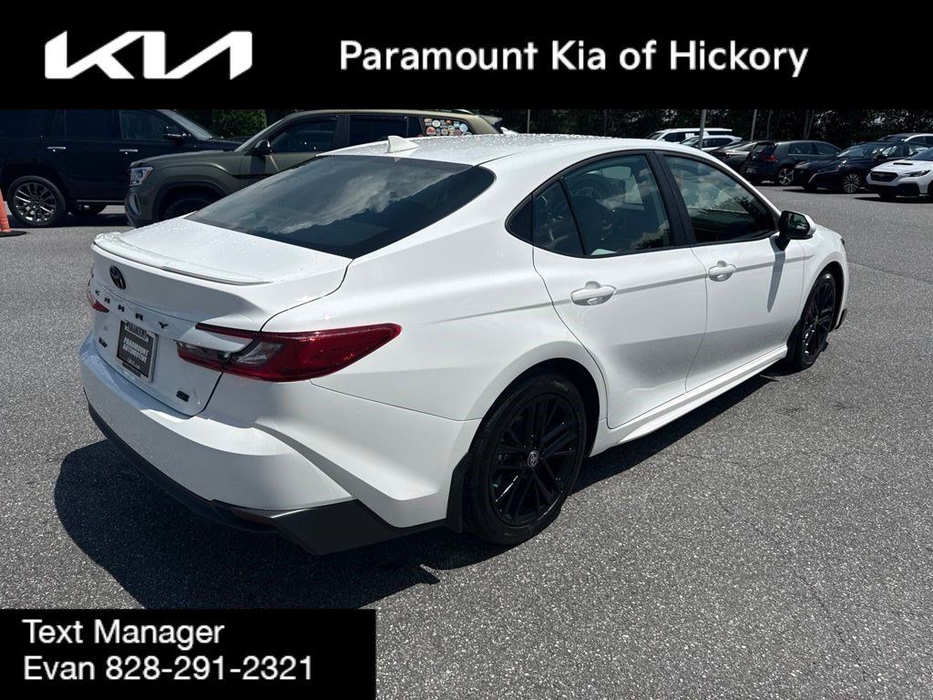 Used 2025 Toyota Camry SE FWD image 7