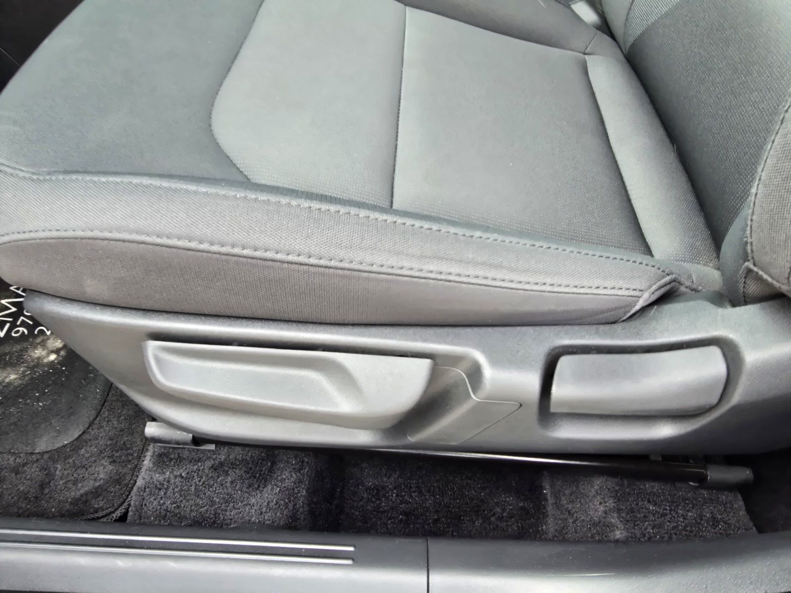 Used 2025 Kia Niro LX FWD image 16