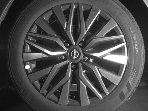 Used 2025 Nissan Altima 2.5 SV image 14