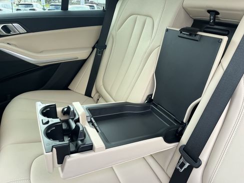 Certified 2022 BMW X5 sDrive40i w/ Premium Package image 32