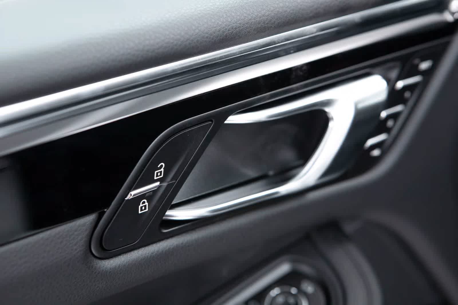 Certified 2026 Porsche Macan AWD/4WD image 25