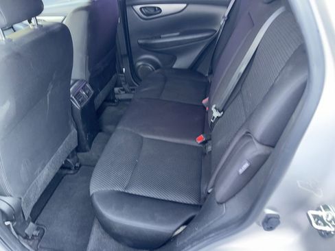 Used 2021 Nissan Rogue Sport S image 29