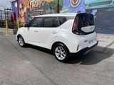 Used 2023 Kia Soul LX w/ LX Technology Package image 3