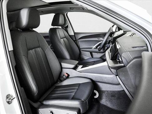 New 2025 Audi Q5 Premium image 11