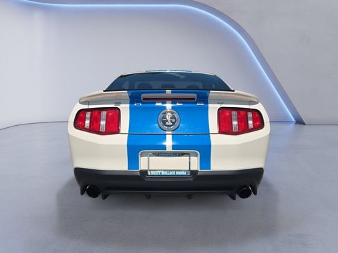 Used 2010 Ford Mustang Shelby GT500 RWD image 4