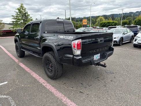 Used 2021 Toyota Tacoma TRD Off-Road w/ TRD Premium Off Road Package AWD/4WD image 8