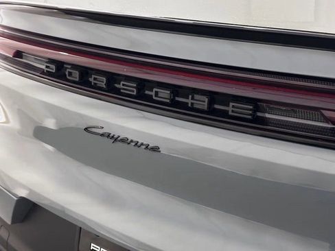 Used 2024 Porsche Cayenne Coupe AWD/4WD image 24