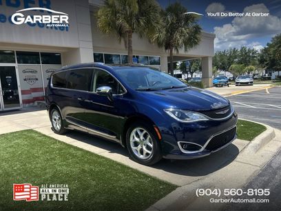 Used 2020 Chrysler Pacifica Limited w/ Advanced Safetytec Group