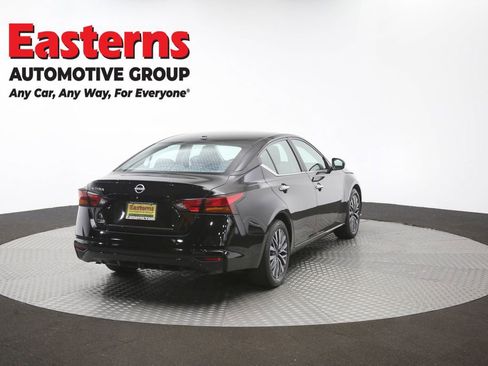 Used 2025 Nissan Altima 2.5 SV FWD image 39