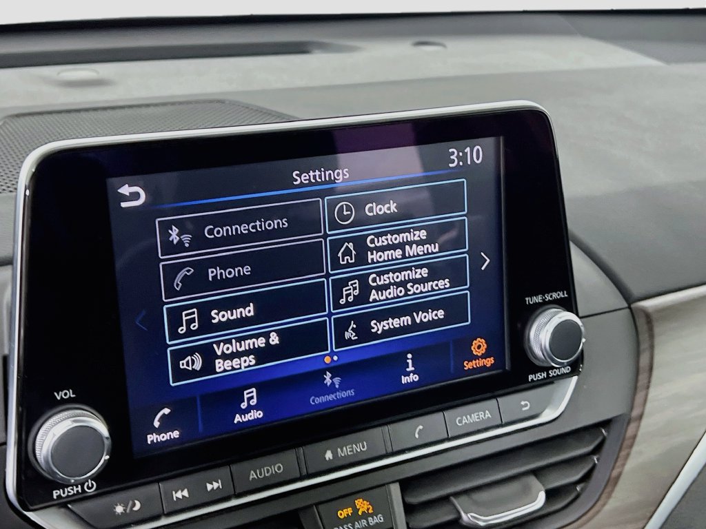 Used 2024 Nissan Altima 2.5 SV FWD image 13