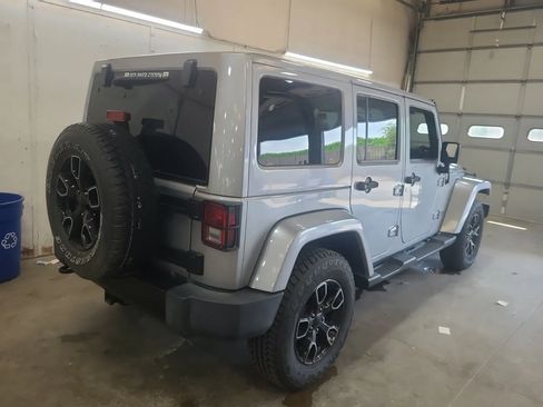 Used 2017 Jeep Wrangler Unlimited Sahara AWD/4WD image 8