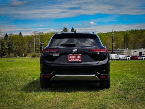 Certified 2023 Buick Envision Essence w/ Sport Touring Package AWD/4WD image 4