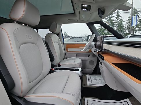 New 2025 Volkswagen ID. Buzz Pro S Plus AWD/4WD image 30