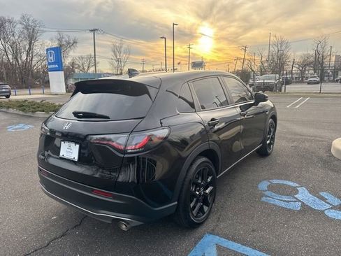 Certified 2024 Honda HR-V Sport image 8