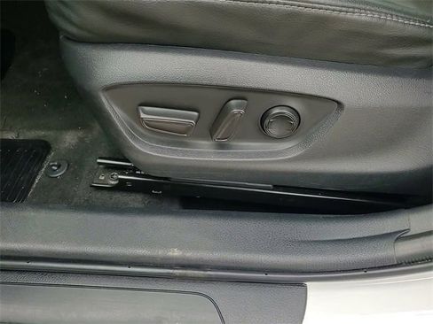 Used 2023 Toyota Camry XSE image 13