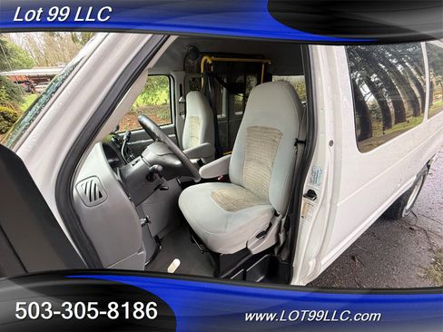 Used 2005 Ford E-150 and Econoline 150 Wagon image 17